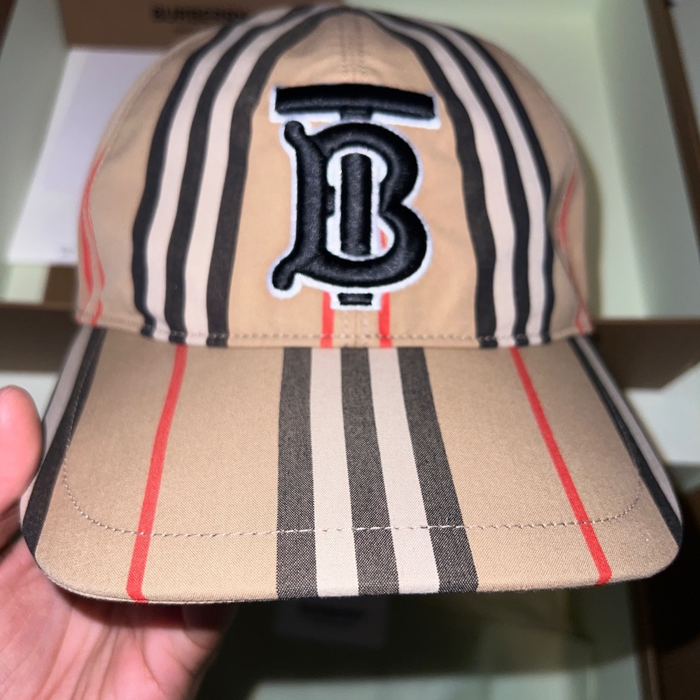 Burberry monogram baseball cap color beige size L brand new never worn